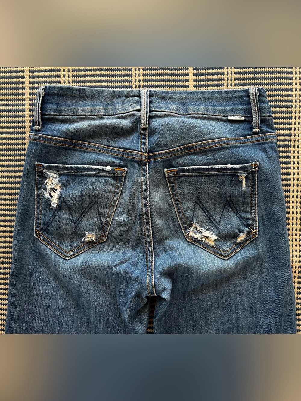 Mother jeans high waisted looker in rough it up size 25